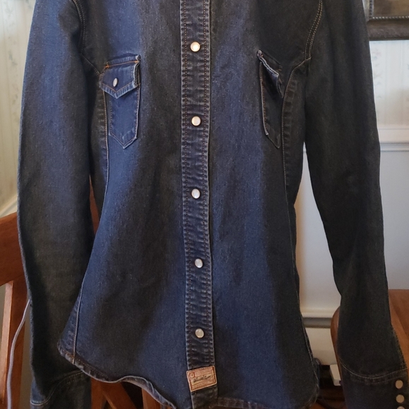 Levis Strauss jean shirt/jacket w pearl snap buttons
